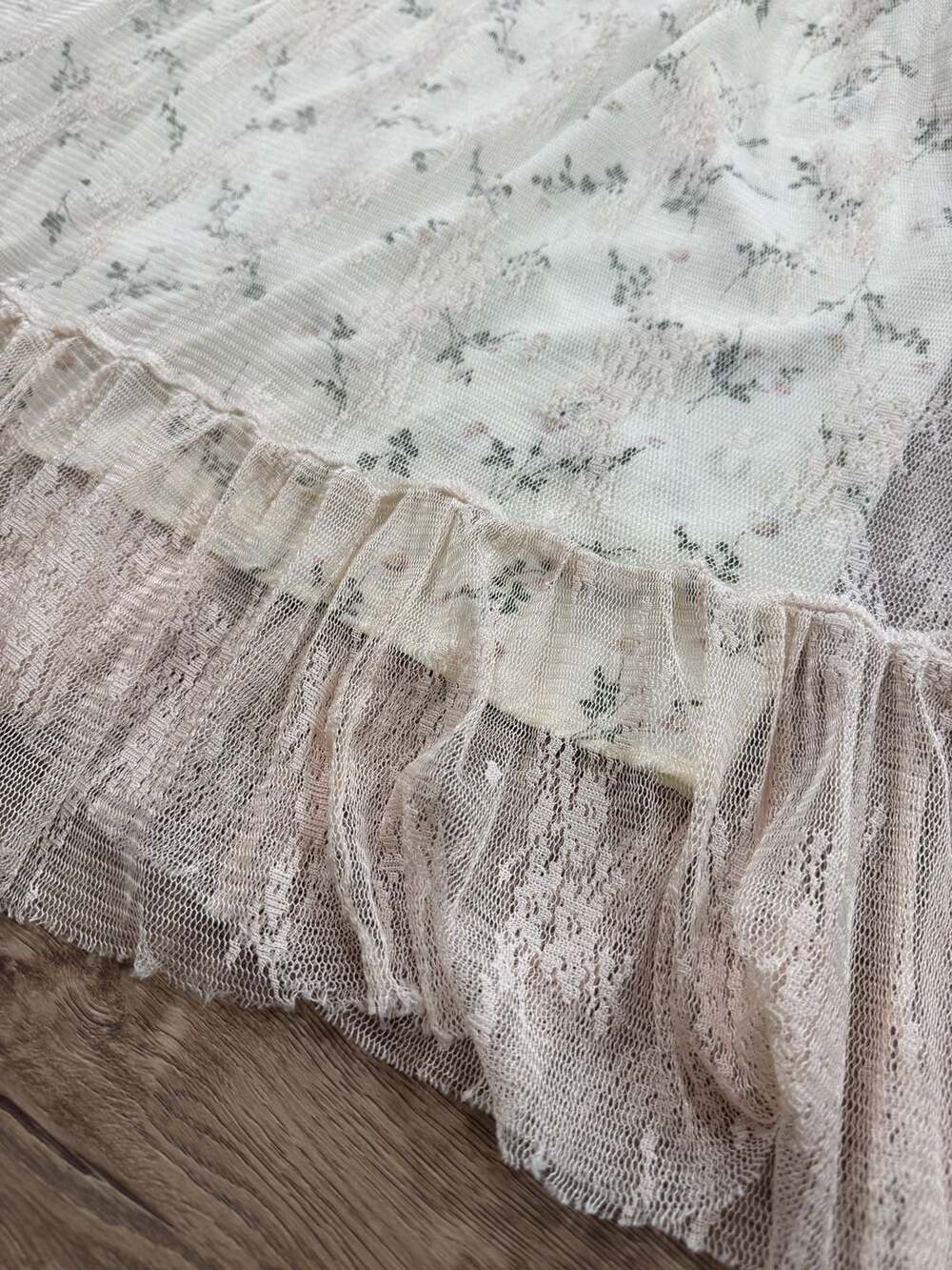 HELLO SS Floral Lace Overlay Puff Sleeve Midi Dress Size M Cottagecore - Picture 3 of 12